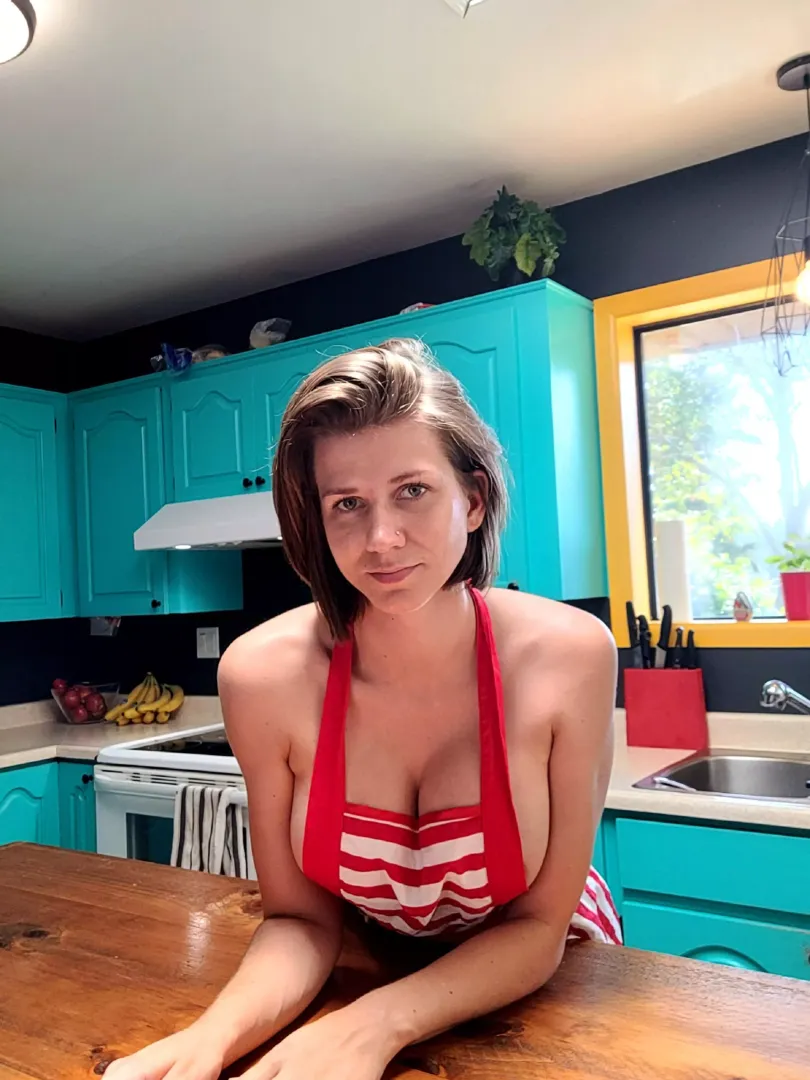 Hanging out in the kitchen 😉