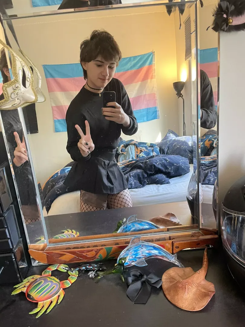Happy Femboy Friday :D