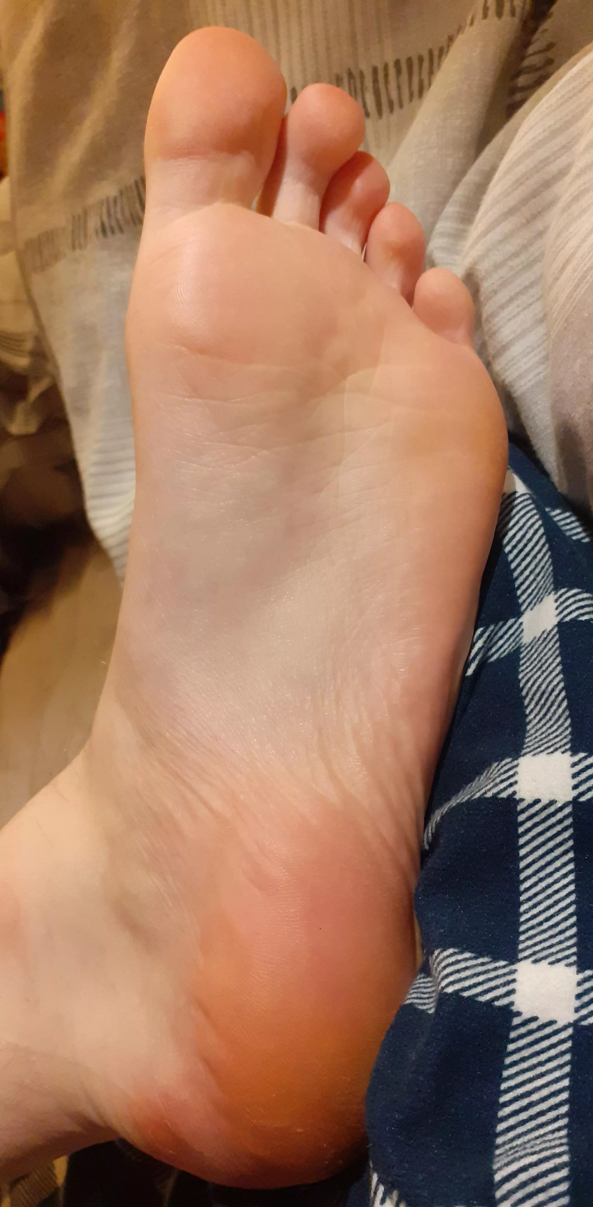 Happy fetish day 🥳👣