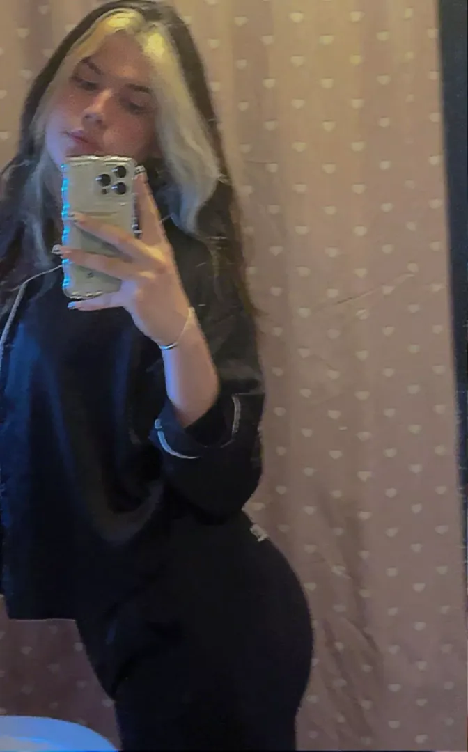 happy friday😘