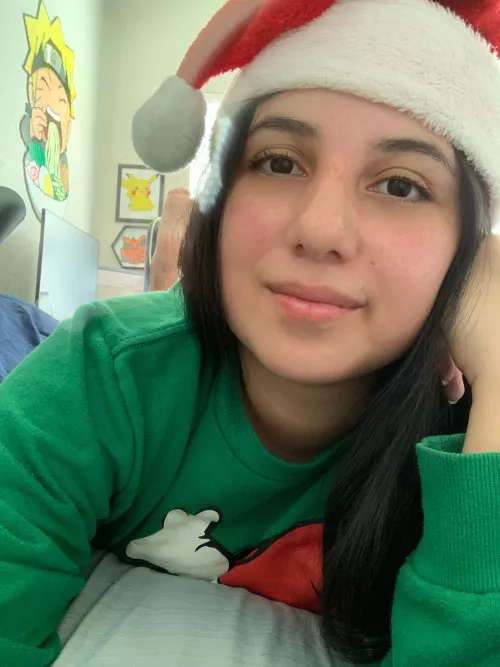 Happy Friday! Anyone else excited for Christmas 🎄