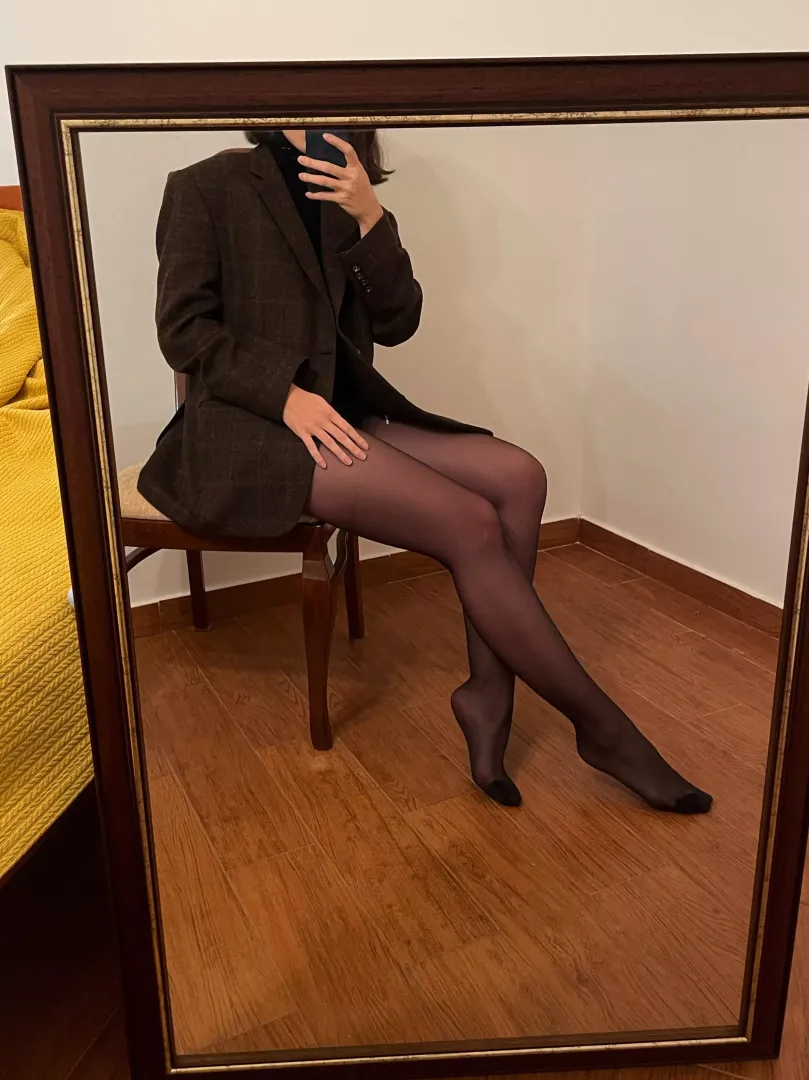 Happy Friday 🖤