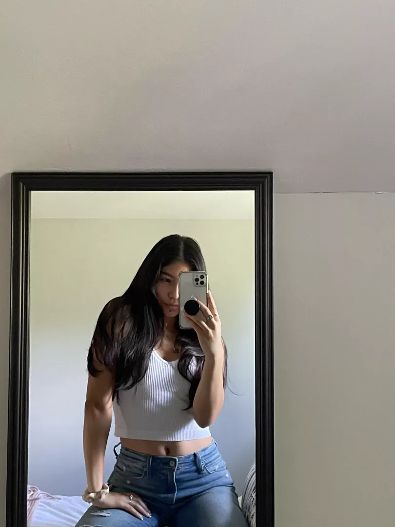 happy Friday 🤍