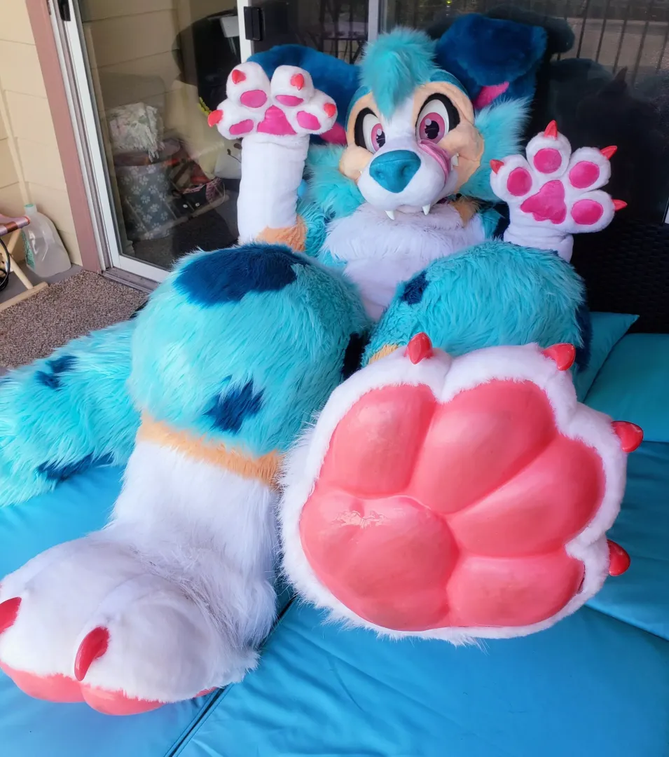 Happy Fursuit Friday! Have a wonderful weekend!