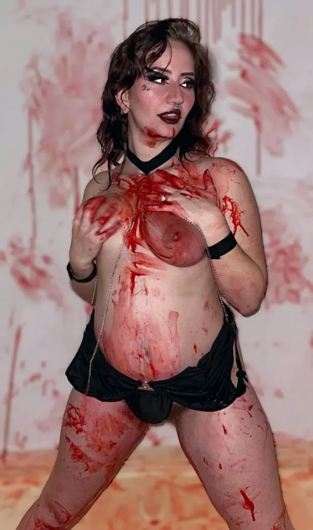 happy halloween 😈👅