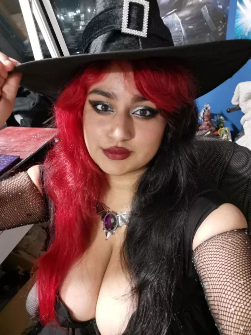 Happy Halloween, put your cock inside me xxxx