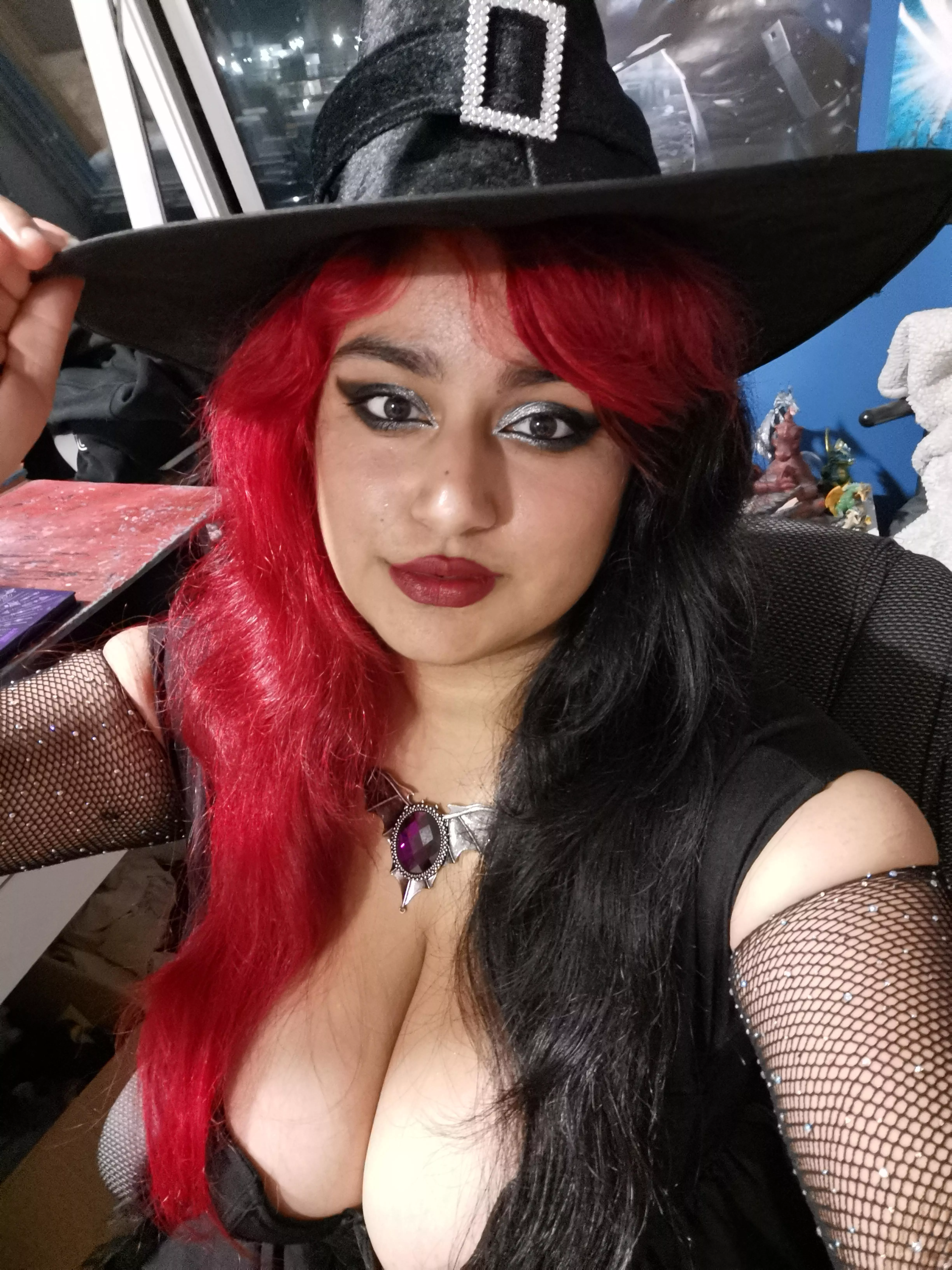 Happy Halloween, put your cock inside me xxxx