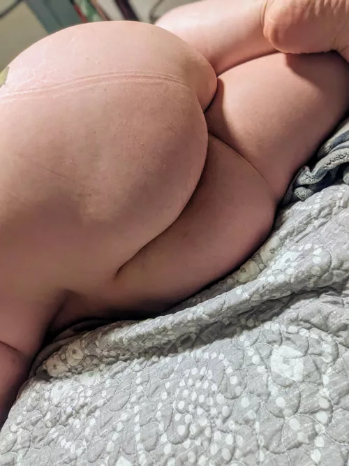 Happy hump day 🍑🍑💥