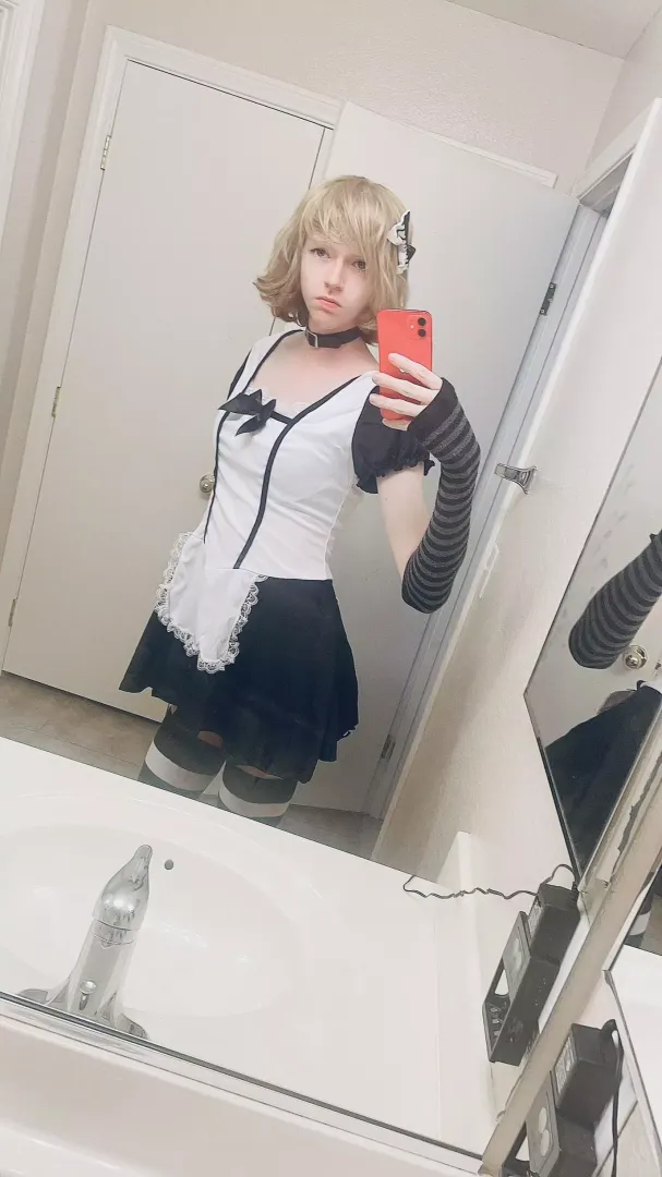 Happy maid boi Monday :3