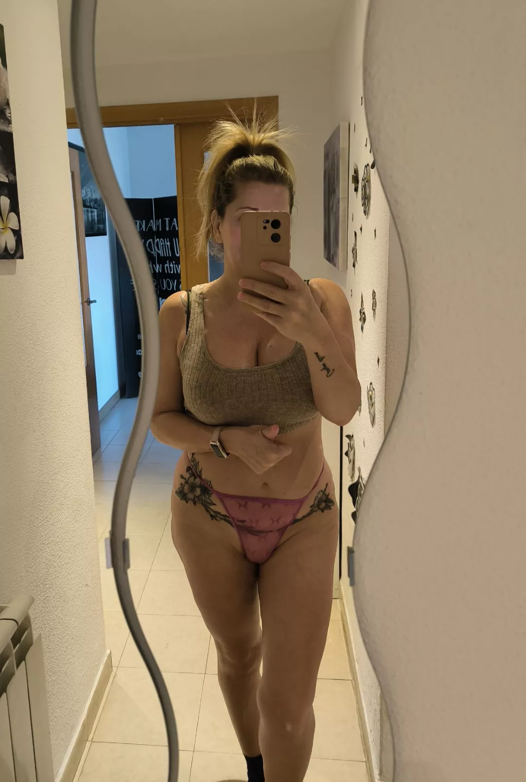 Happy milf Sunday 