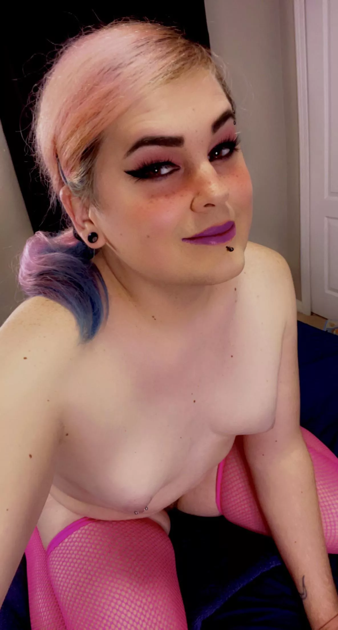 Happy New Year but w/titties 🥳