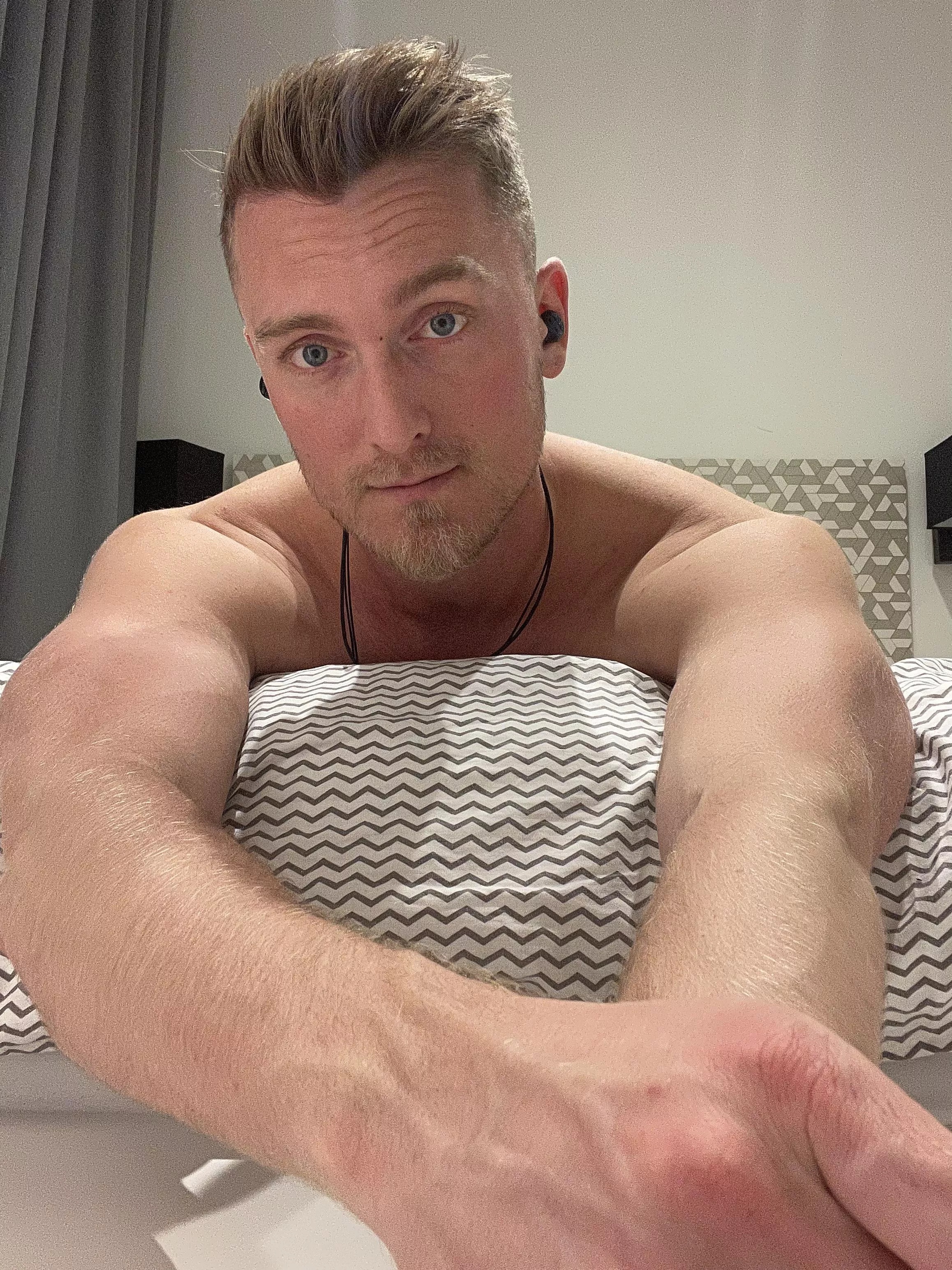 Happy Thanksgiving 🦃 Anyone want to get stuffed?