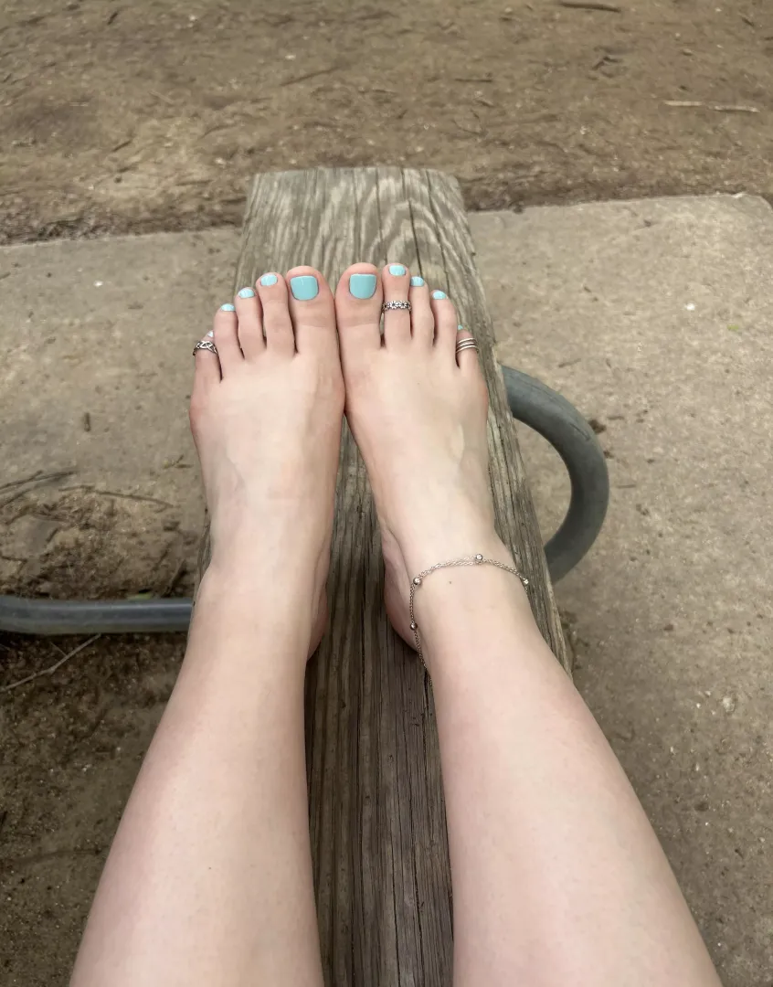 Happy Toesday