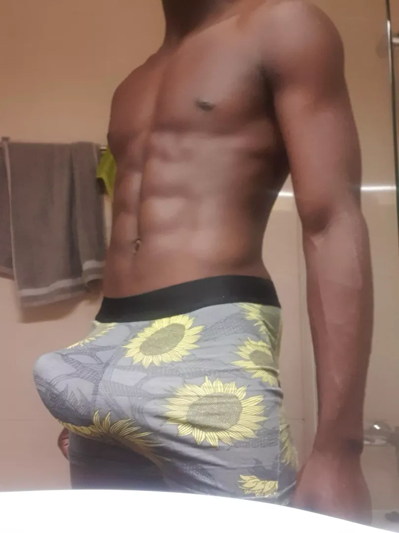 hard to hide this hard on