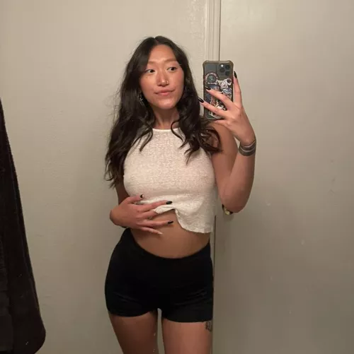 Hate wearing a bra😝