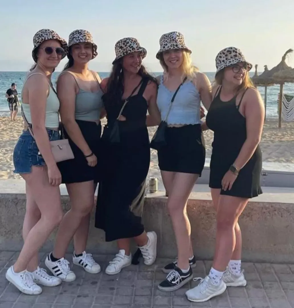 hat-group