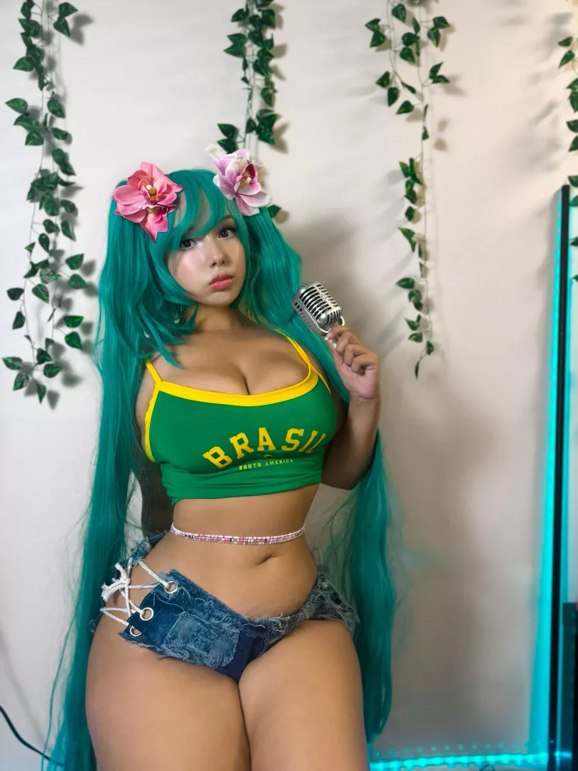 Hatsune Miku attempt 🩵