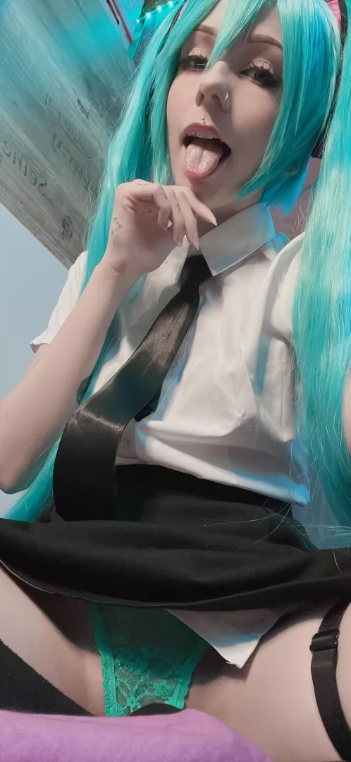 Hatsune Miku, (Yumi Aiko) [Singer]