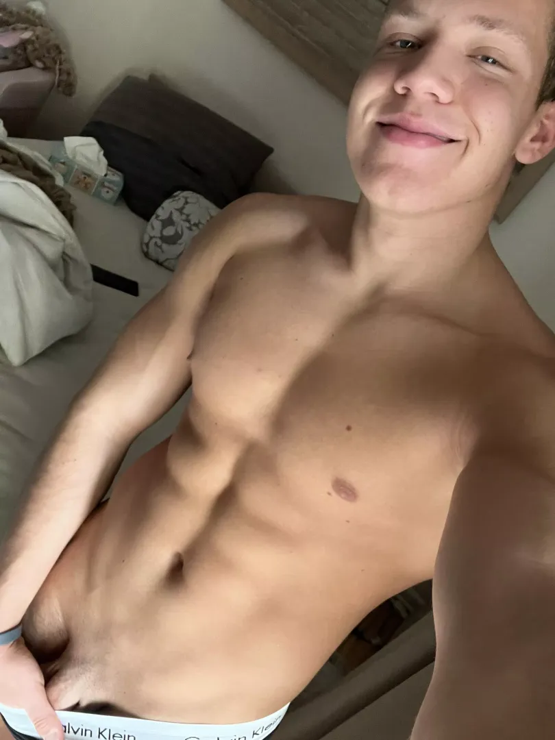Have a wonderful morning🥰 Who is down for a quickie👀🤫