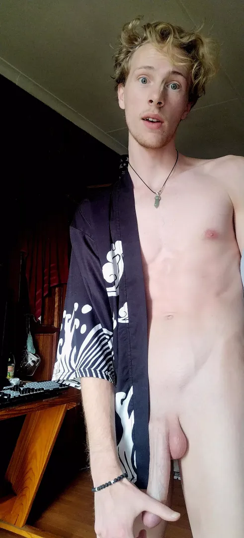 Have you ever fucked a gamer boy? 😈