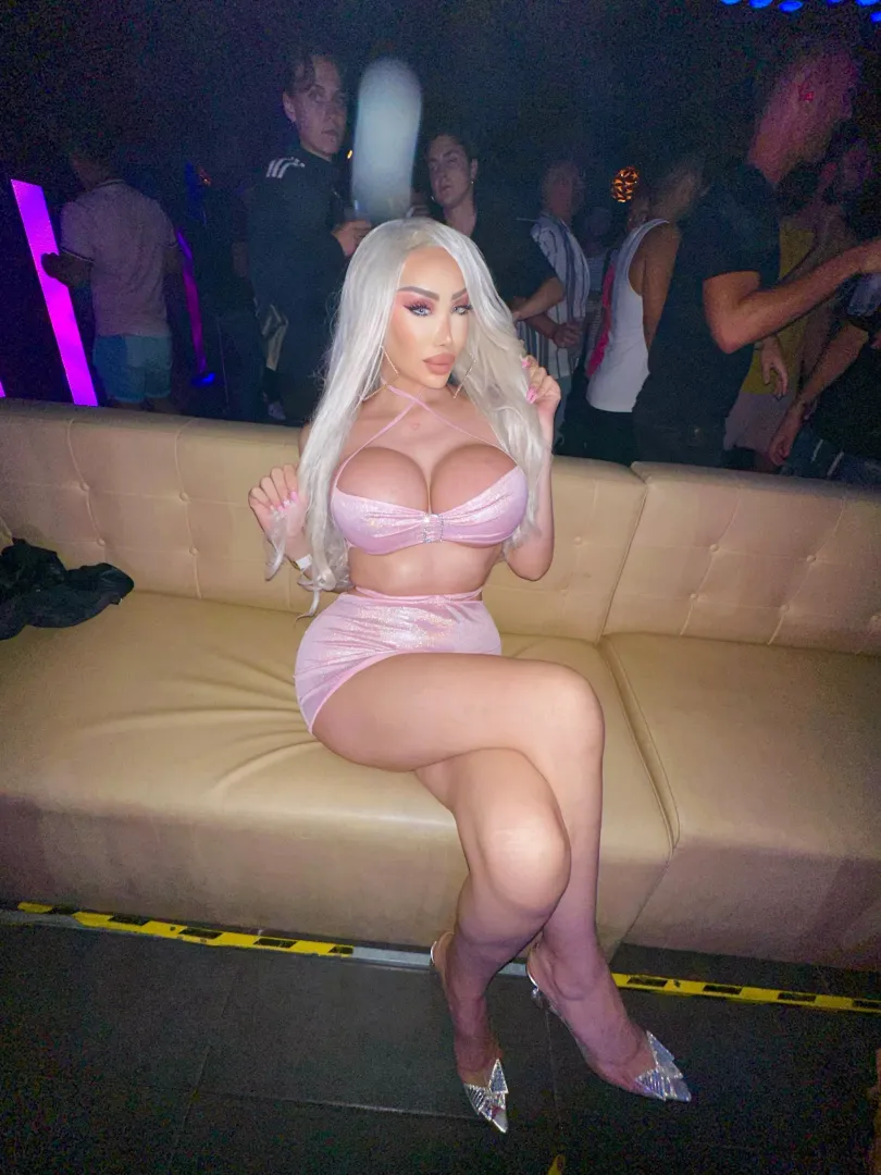Have you ever met a bimbo like me on your night out?