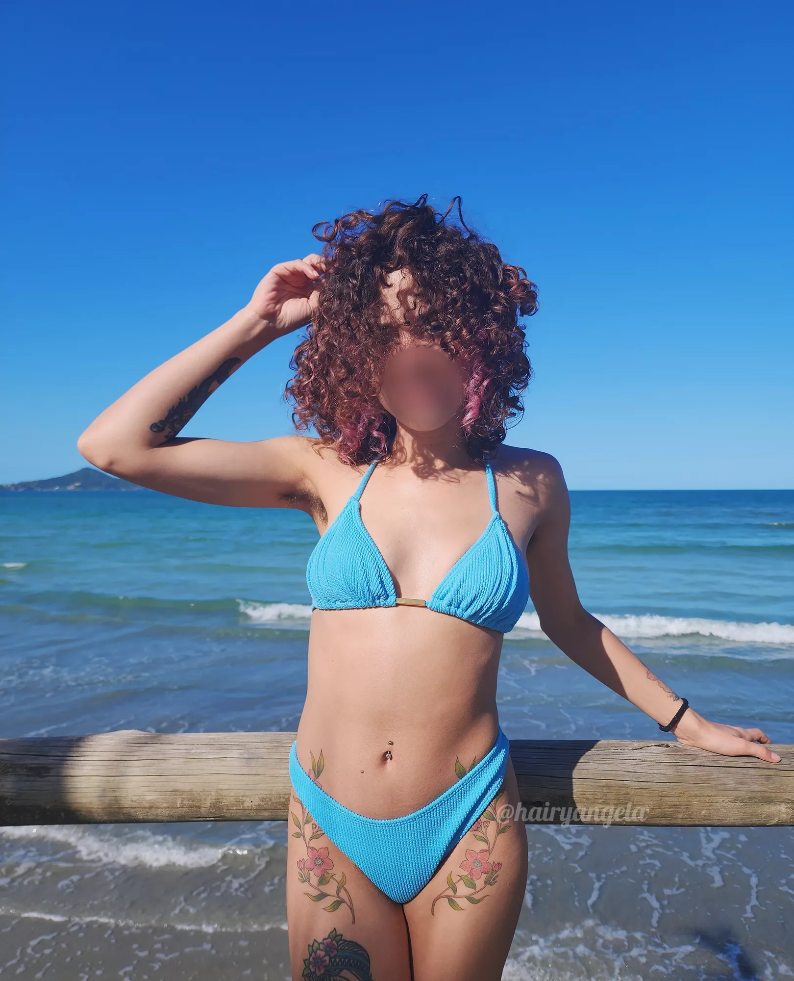 Have you ever seen a hairy mermaid? 😋