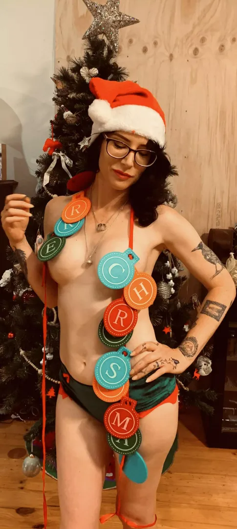 Having a little Christmas themed fun 🤩 OC