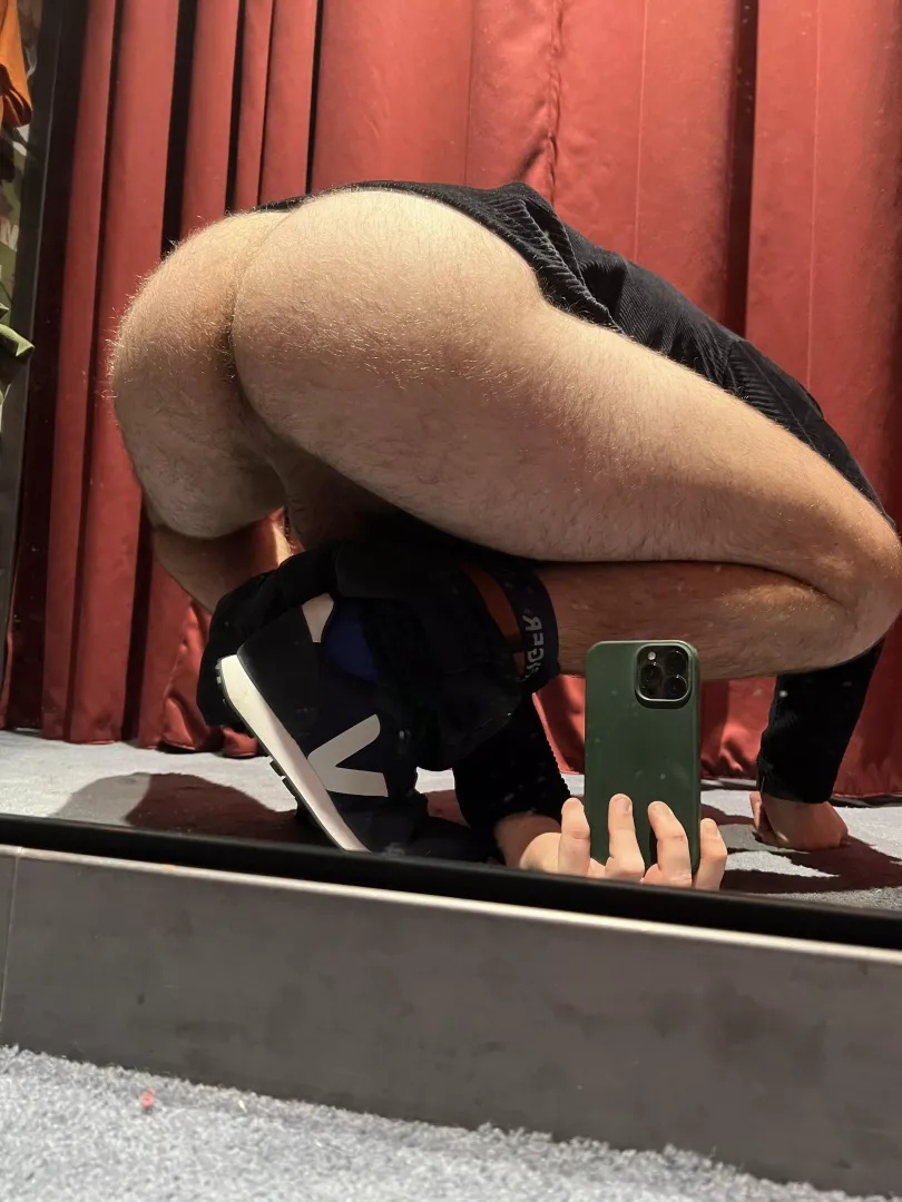 Having difficulty in the changing room. Can you help?