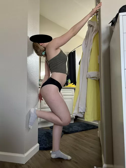 Having fun getting ready 🥰🌸 [f]