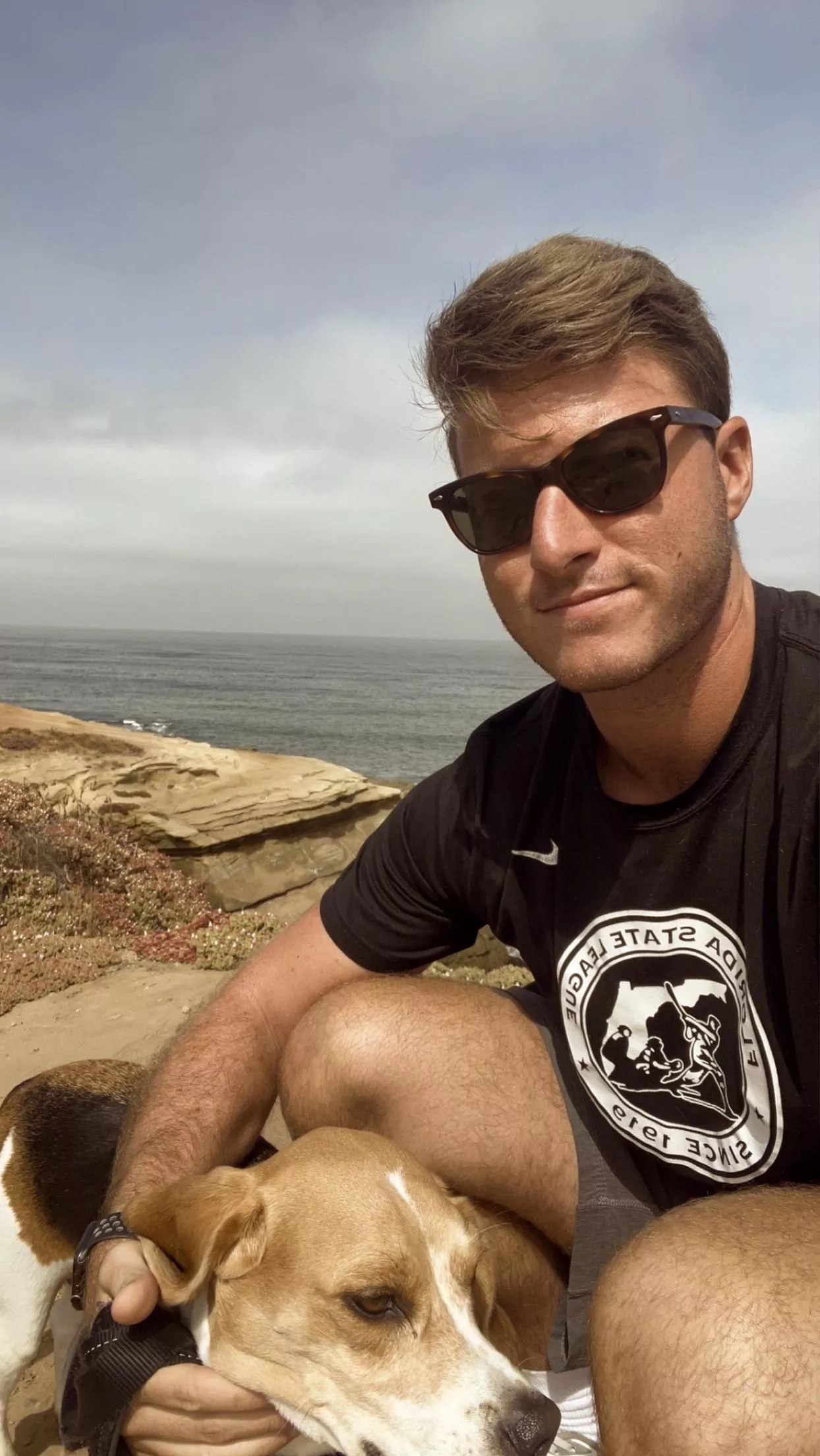 He didn’t want to be in the picture 😩😮‍💨