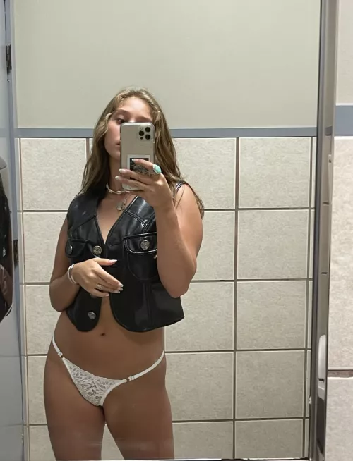 He was railing me hard when I realised I hadn’t told him I wasn’t on birth control! Before I could tell him I hear him let a moan and see his eyes rolling back, his just given me the biggest creampie I’ve ever had.