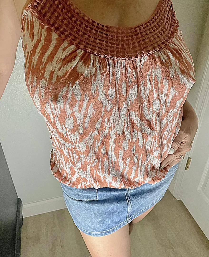 Heading out for dinner no bra!💋(F44)