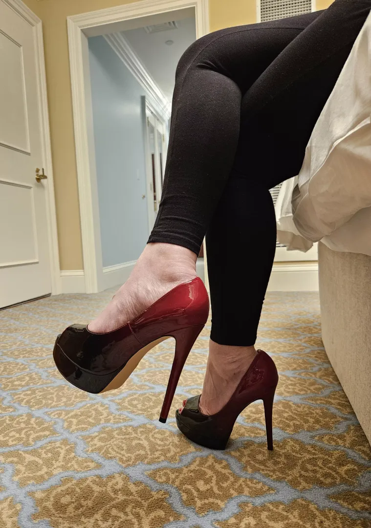 Heels and leggings. Can't go wrong.