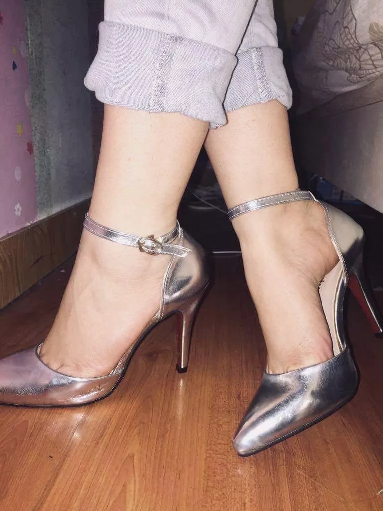 Heels for tonight party 👠