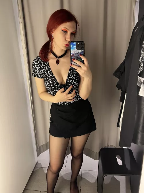 Hello🖤🤍