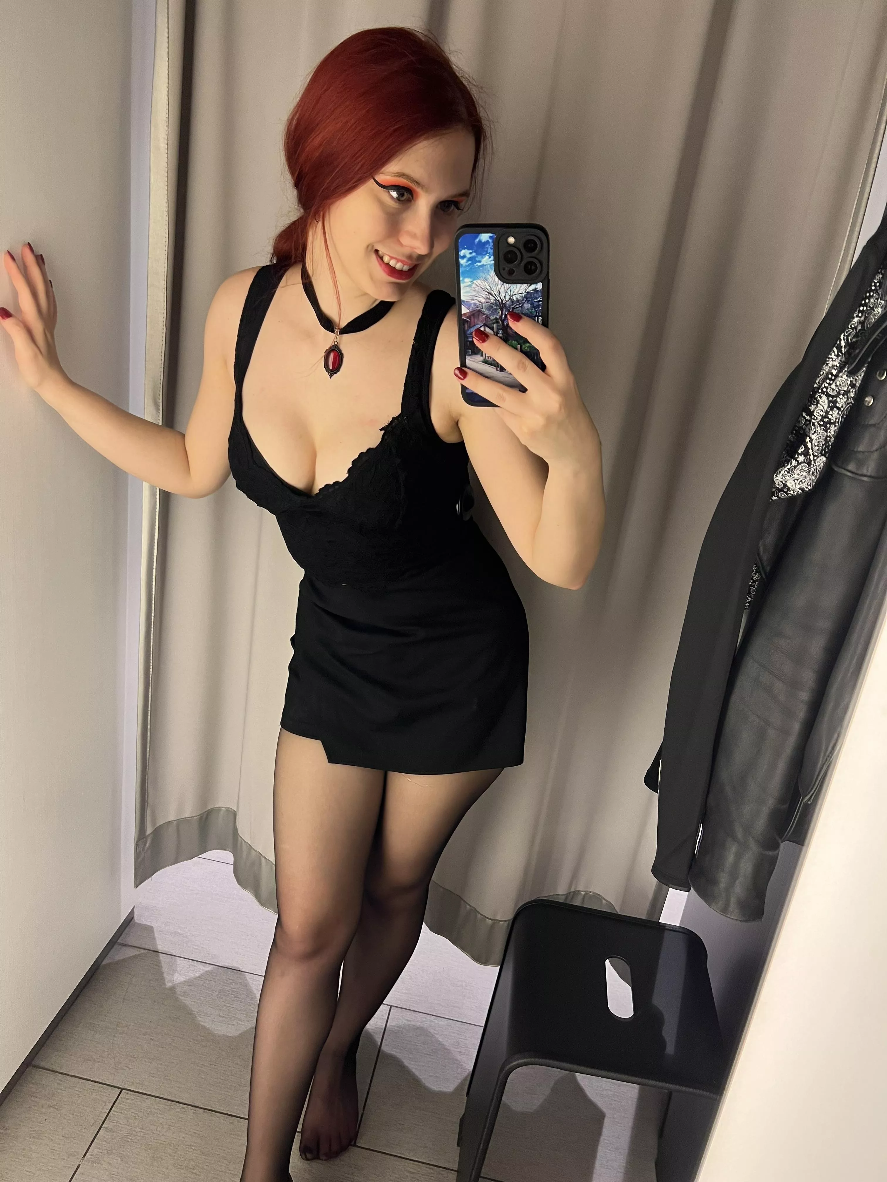 Hello🖤