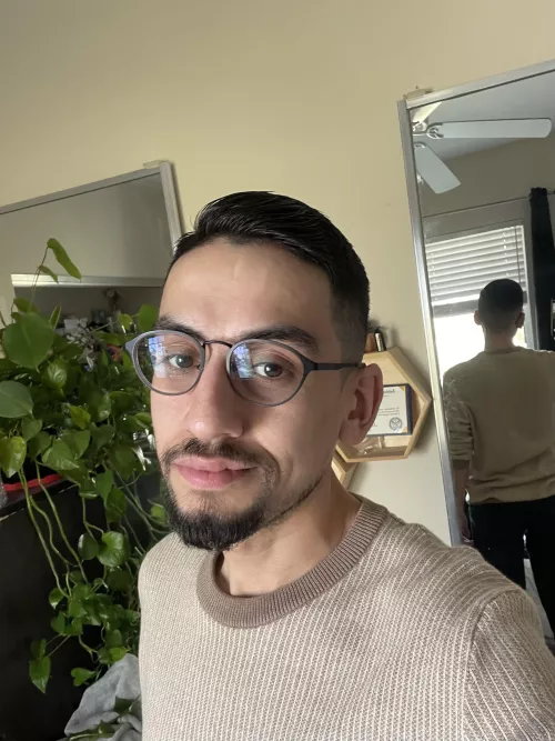 Hello everyone :} 💕