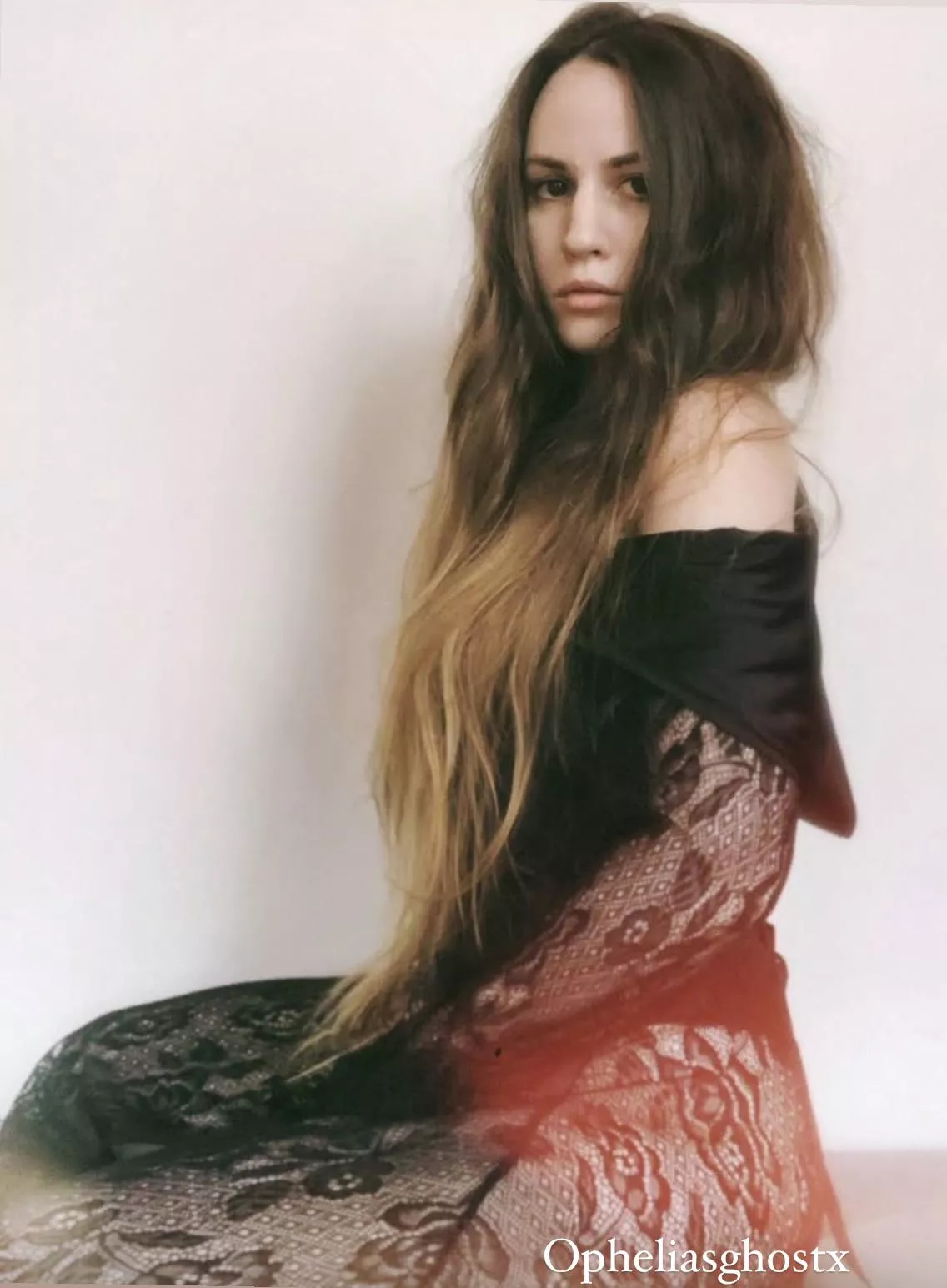 Hello 💕 GFE is my speciality ;) but I do customs, ratings, Sexting and more! Come say hi ;)