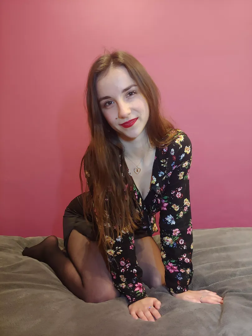 hello guys, am I pretty in this tights? [F]