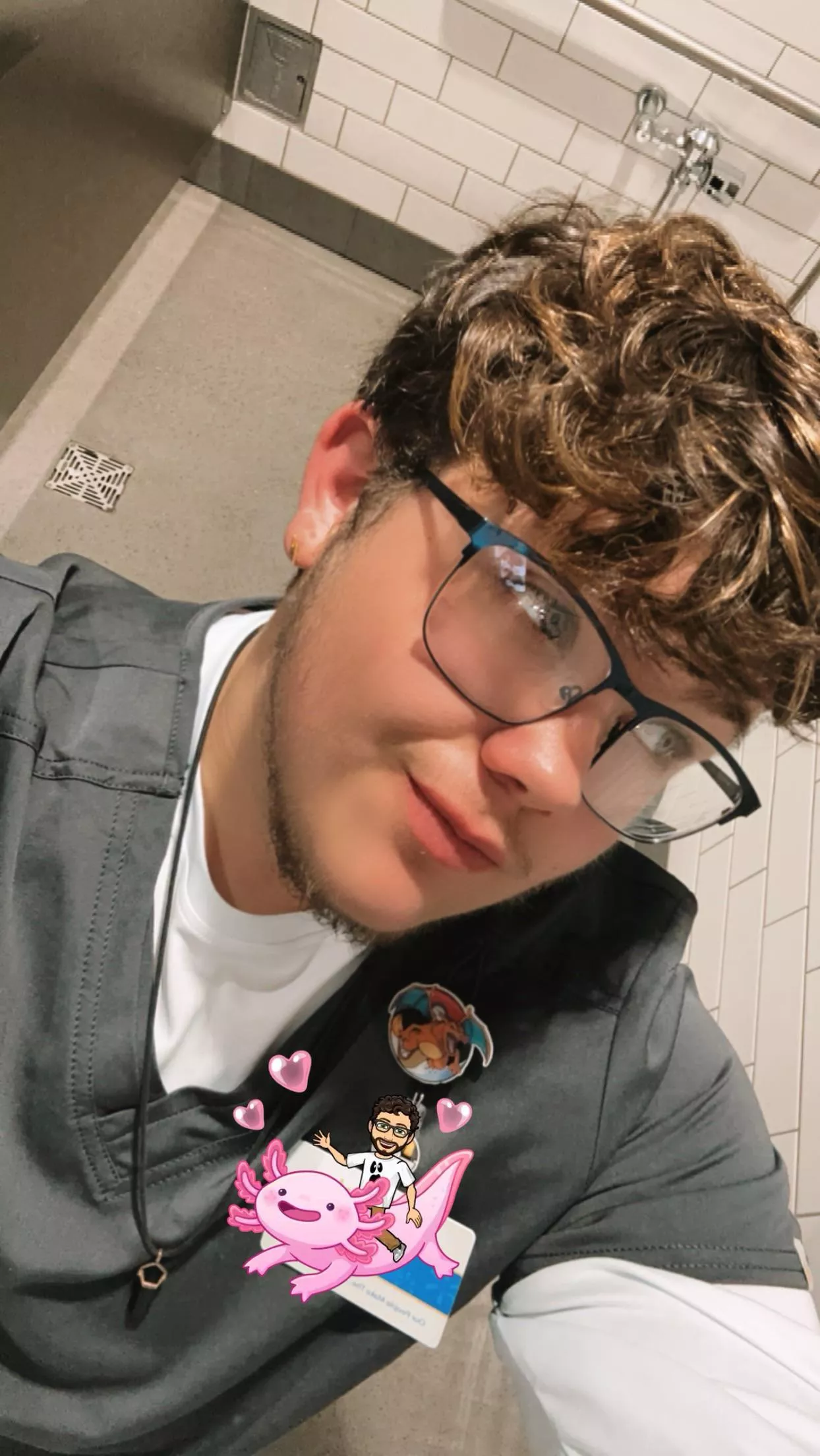 hello! just a fellow gaymer boy looking to make connections 🤗