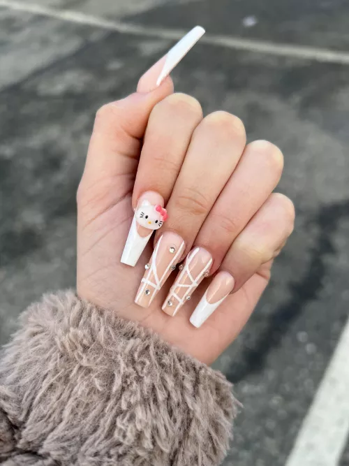 Hello kitty adorable bby nails💅