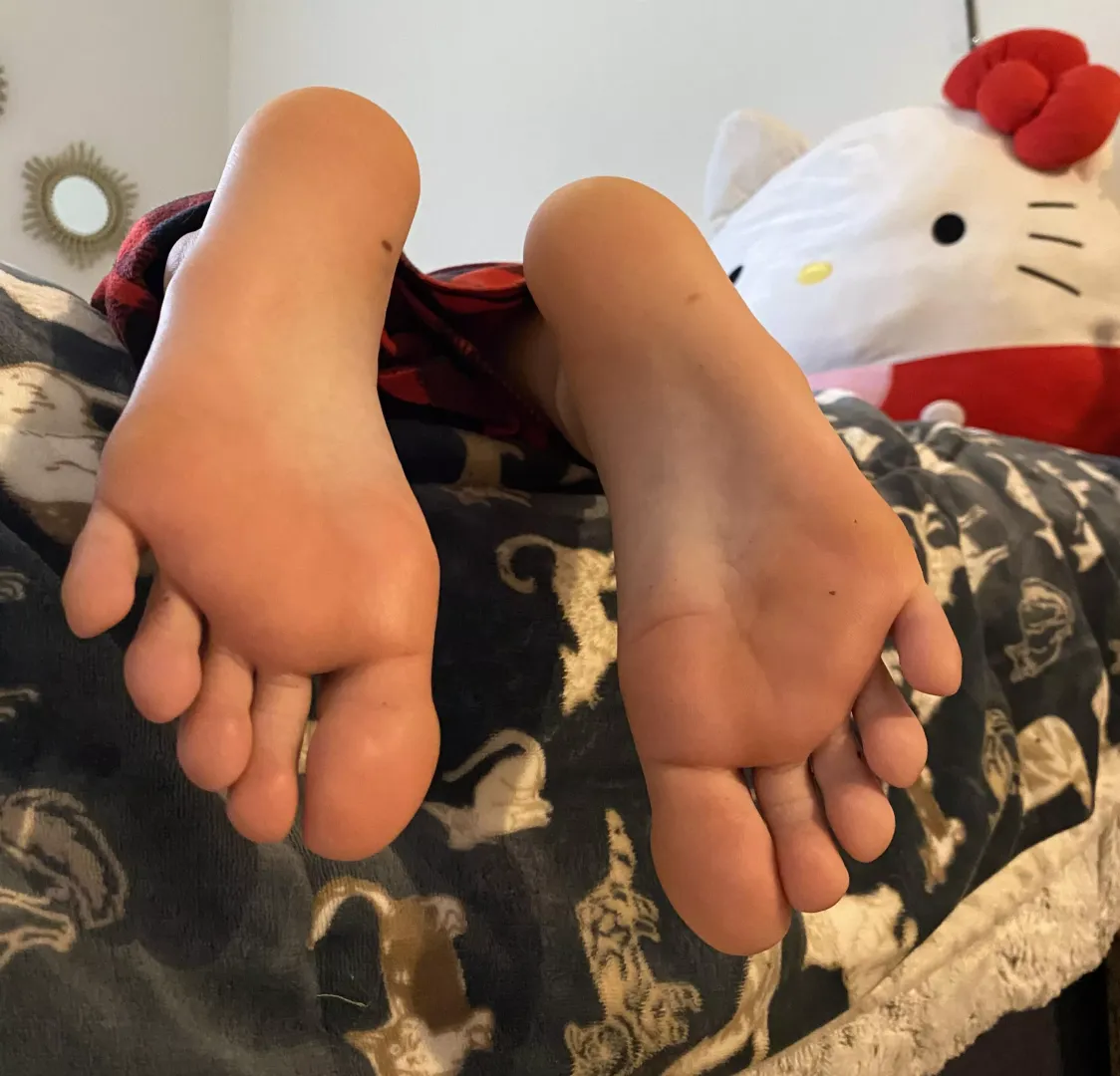 hello kitty soles 💕☺️
