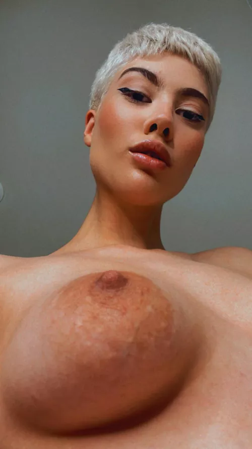 Hello there, what r you looking at