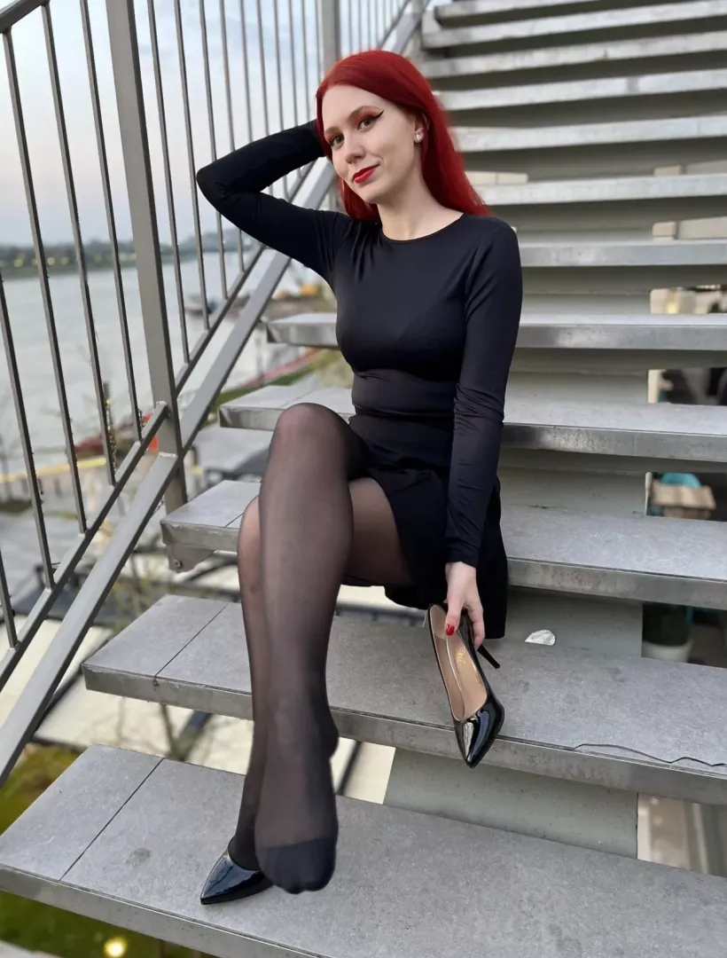 Hello🖤