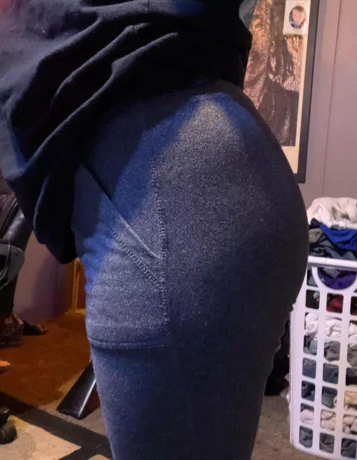 Help my butt is shrinking! I noticed I lost a lot of muscle in my butt. What are the best workouts to build and lift my butt. (Workouts for beginners)