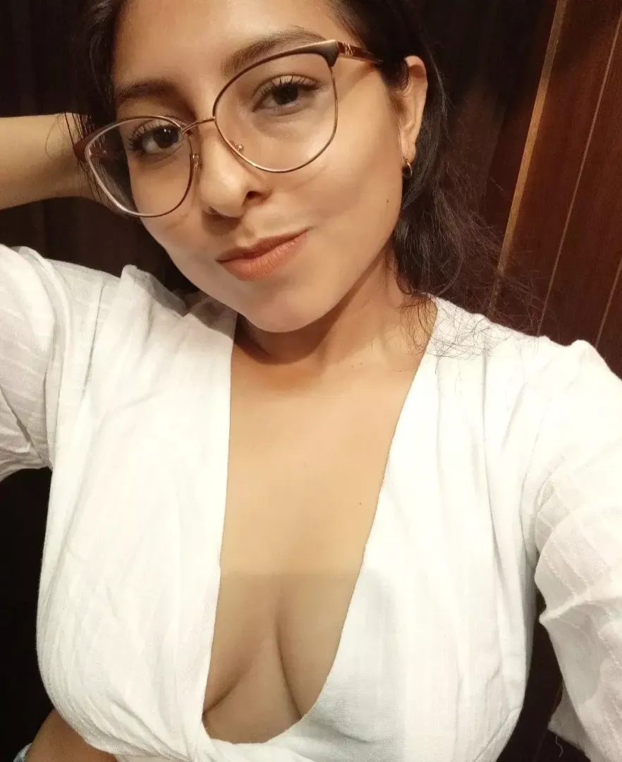 Her boyfriend has no idea that she is currently having an breeding session with me.