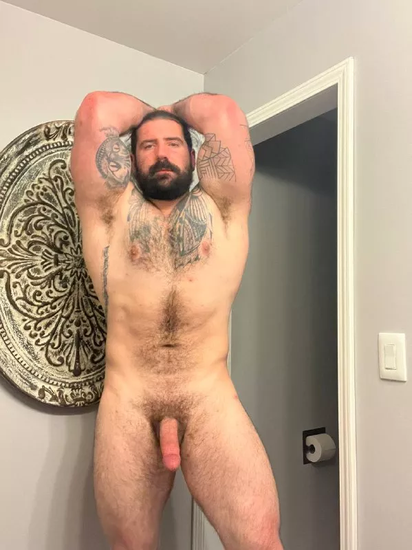 Here to give some representation to all my average sized guys, we belong on Reddit too 😎