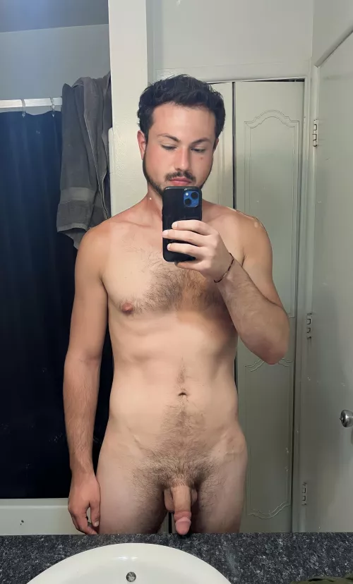 Here’s a normal nude of me. Nothing special but I hope you enjoy seeing these pics that I usually keep pretty private :)