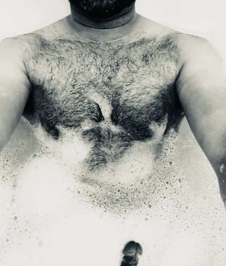 Here’s my first nude on Reddit!