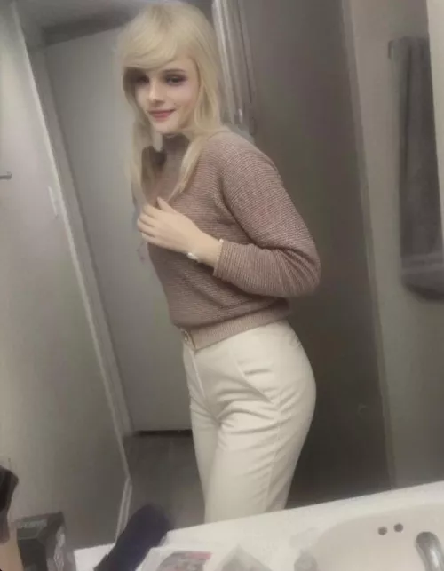 Hey am I cute enough for you daddy ?!?!?🥰